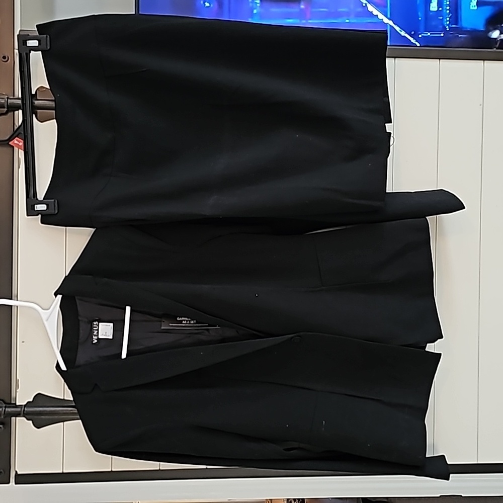 VENUS Dress Suit